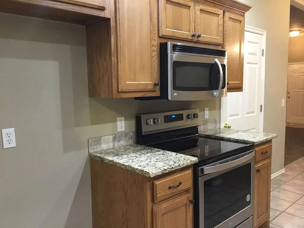 Photo 13 — 408 N Willowood Drive 408 & 410, Yukon, OK 73099
