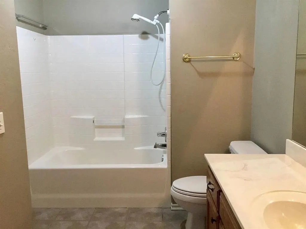 Photo 15 — 408 N Willowood Drive 408 & 410, Yukon, OK 73099