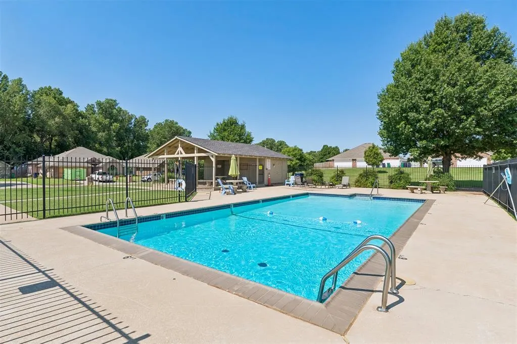 Photo 21 — 408 N Willowood Drive 408 & 410, Yukon, OK 73099