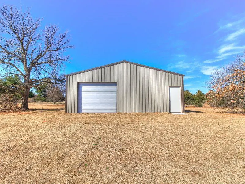 Photo 2 — 11701 Ward Road, Edmond, OK 73034