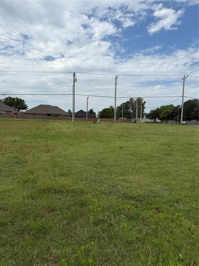 Photo 2 — 11756 SW 15th Terrace, Yukon, OK 73099