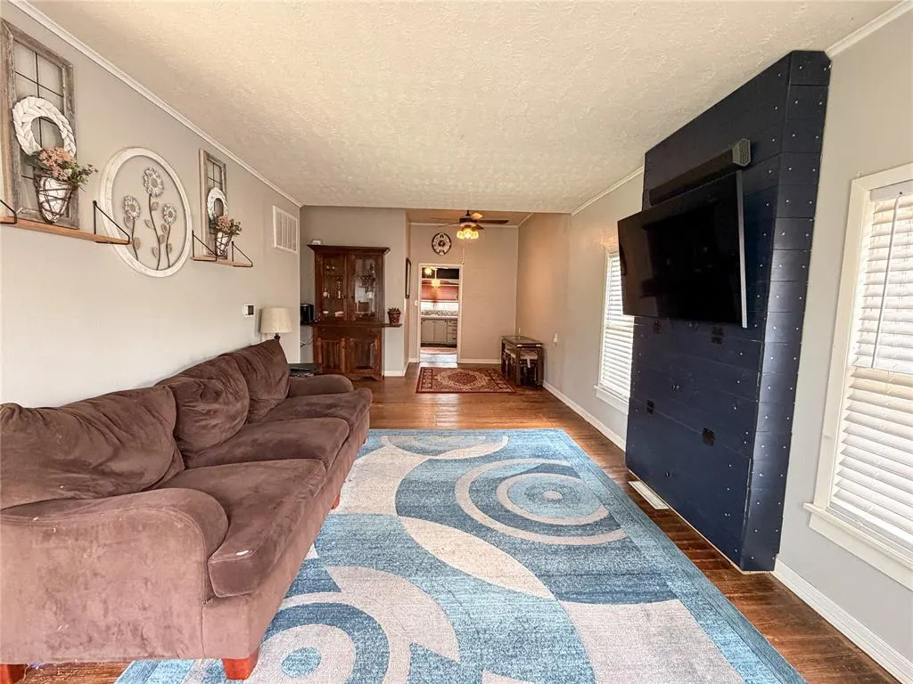 Photo 6 — 1215 N Walnut Street, Guthrie, OK 73044