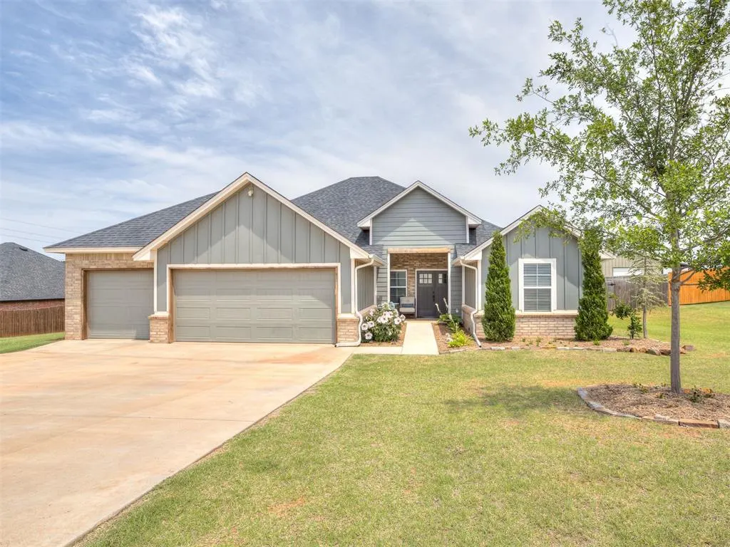 Front exterior — 1300 Maverick Pass, Piedmont, OK 73078
