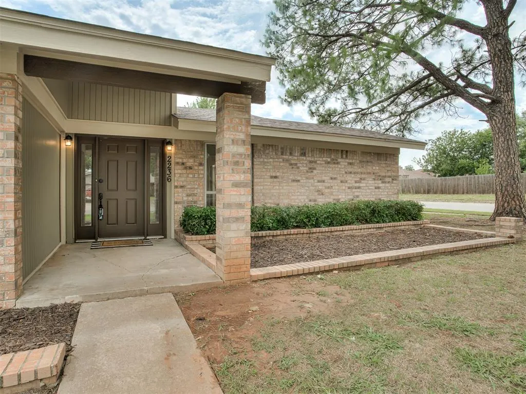 Photo 2 — 2236 NW 113th Place, Oklahoma City, OK 73120