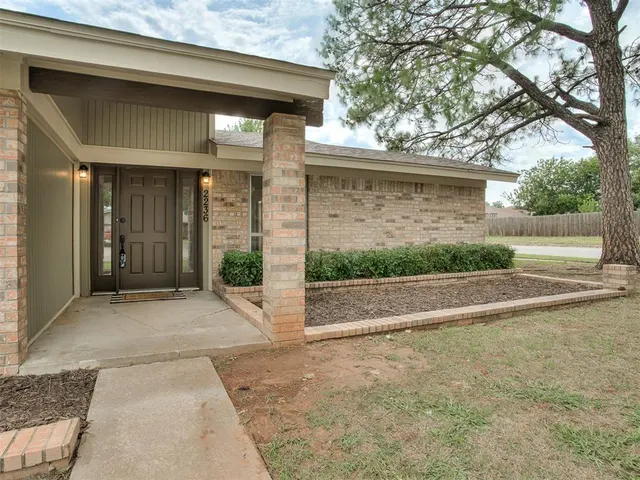 Photo 2 — 2236 NW 113th Place, Oklahoma City, OK 73120