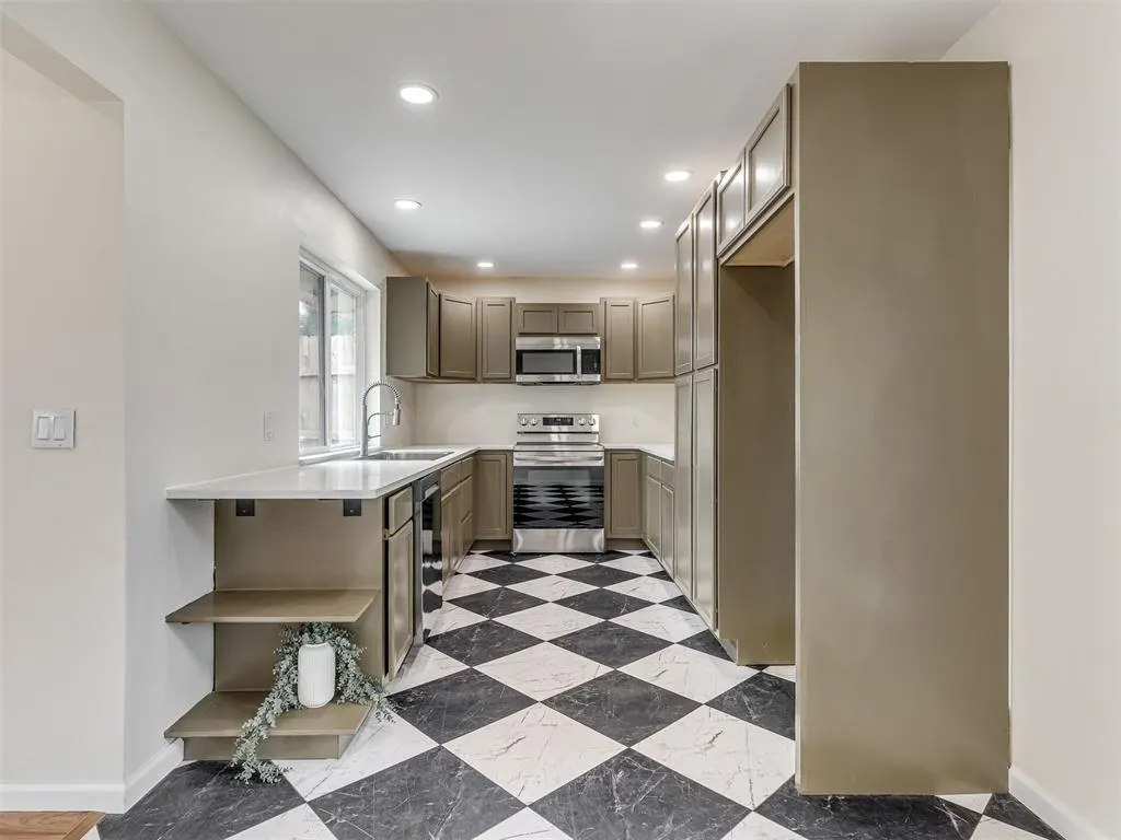 Photo 8 — 2236 NW 113th Place, Oklahoma City, OK 73120