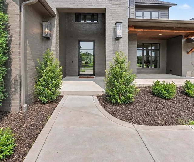 Photo 2 — 4223 Hackney Wick Road, Norman, OK 73072