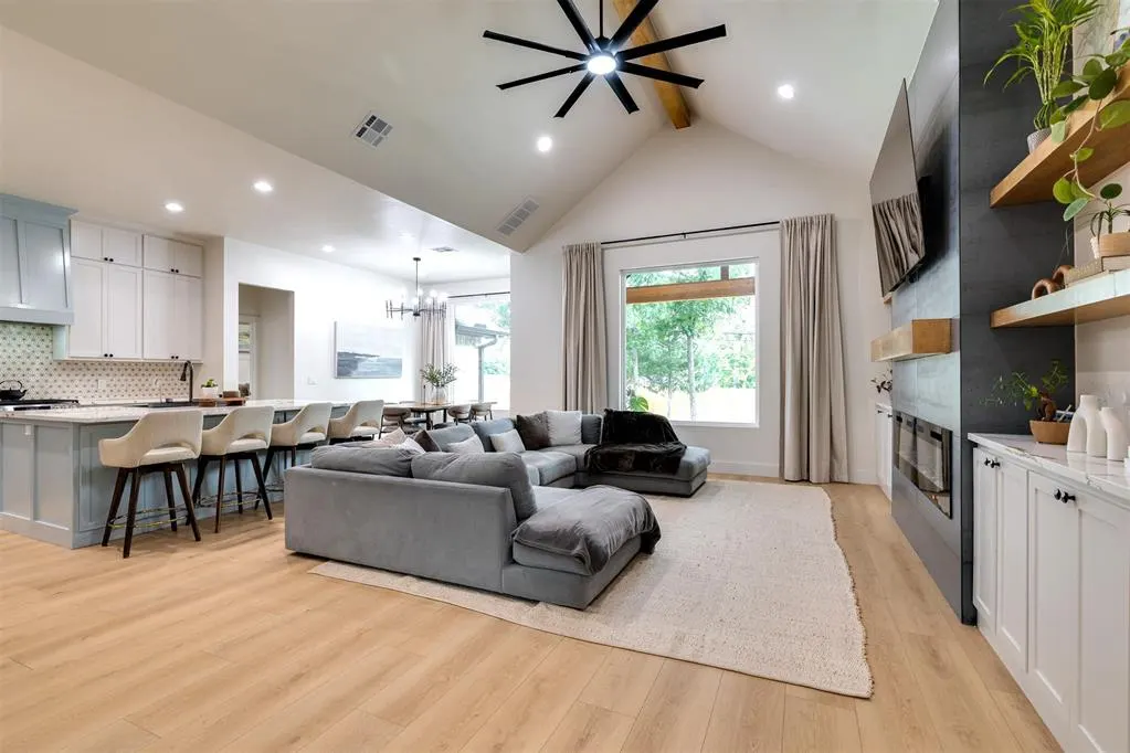 Photo 3 — 2705 NW 40th Street, Oklahoma City, OK 73112