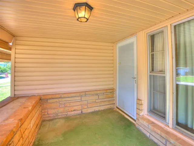 Photo 4 — 2129 SW 50th Street, Oklahoma City, OK 73119