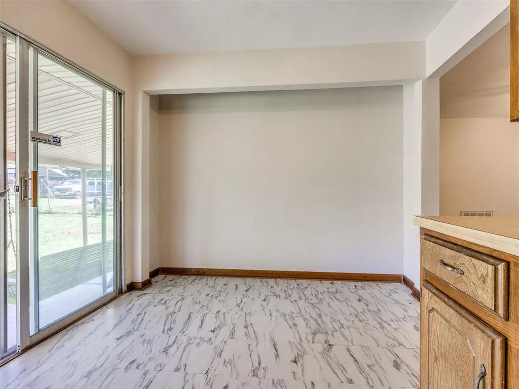 Photo 10 — 2129 SW 50th Street, Oklahoma City, OK 73119