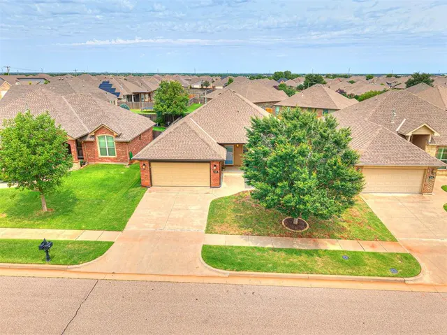 Front exterior — 6405 NW 158th Terrace, Edmond, OK 73013