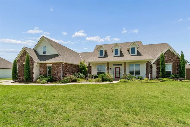 Photo 2 — 1324 W Harvard Way, Mustang, OK 73064