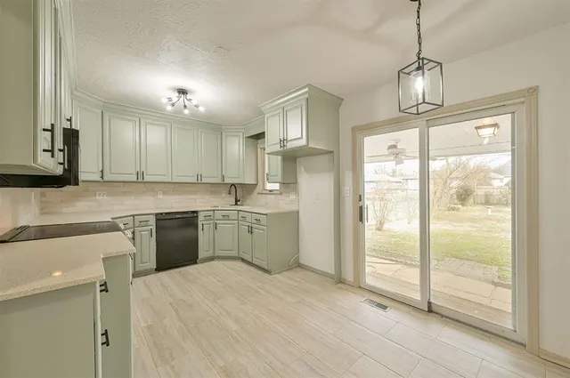 Photo 7 — 4517 NW 33rd Street, Oklahoma City, OK 73122