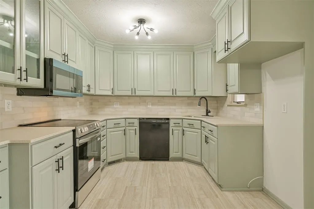 Photo 8 — 4517 NW 33rd Street, Oklahoma City, OK 73122