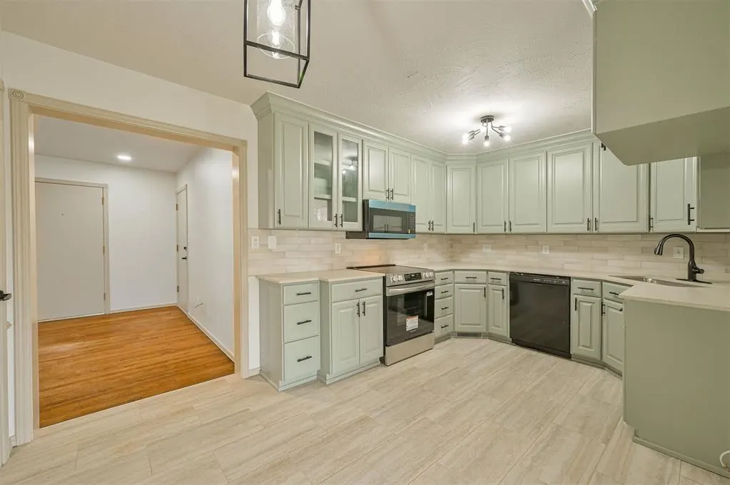 Photo 9 — 4517 NW 33rd Street, Oklahoma City, OK 73122