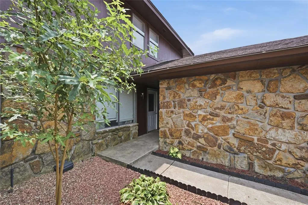 Photo 6 — 10124 Birkenhead Court 10124-26, Yukon, OK 73099