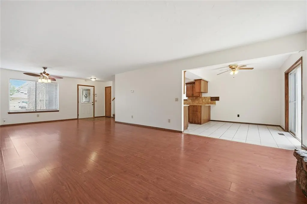 Photo 14 — 10124 Birkenhead Court 10124-26, Yukon, OK 73099