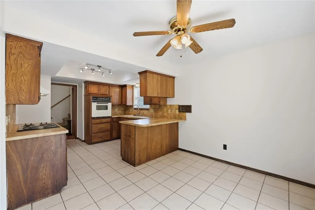 Photo 15 — 10124 Birkenhead Court 10124-26, Yukon, OK 73099