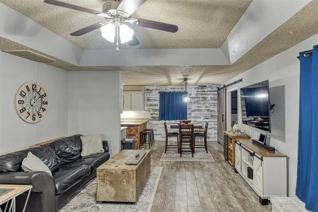 Photo 5 — 1308 SE 3rd Street, Moore, OK 73160