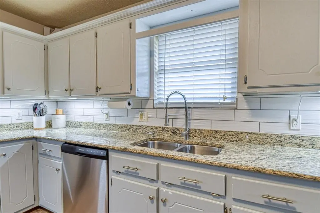 Photo 11 — 1308 SE 3rd Street, Moore, OK 73160