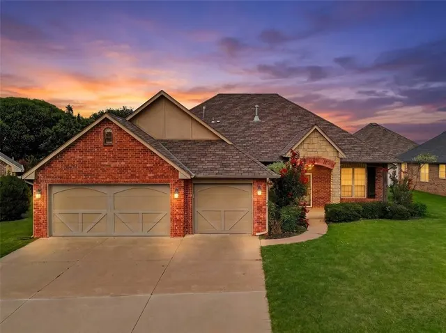 Front exterior — 16700 Moorgate Lane, Edmond, OK 73012