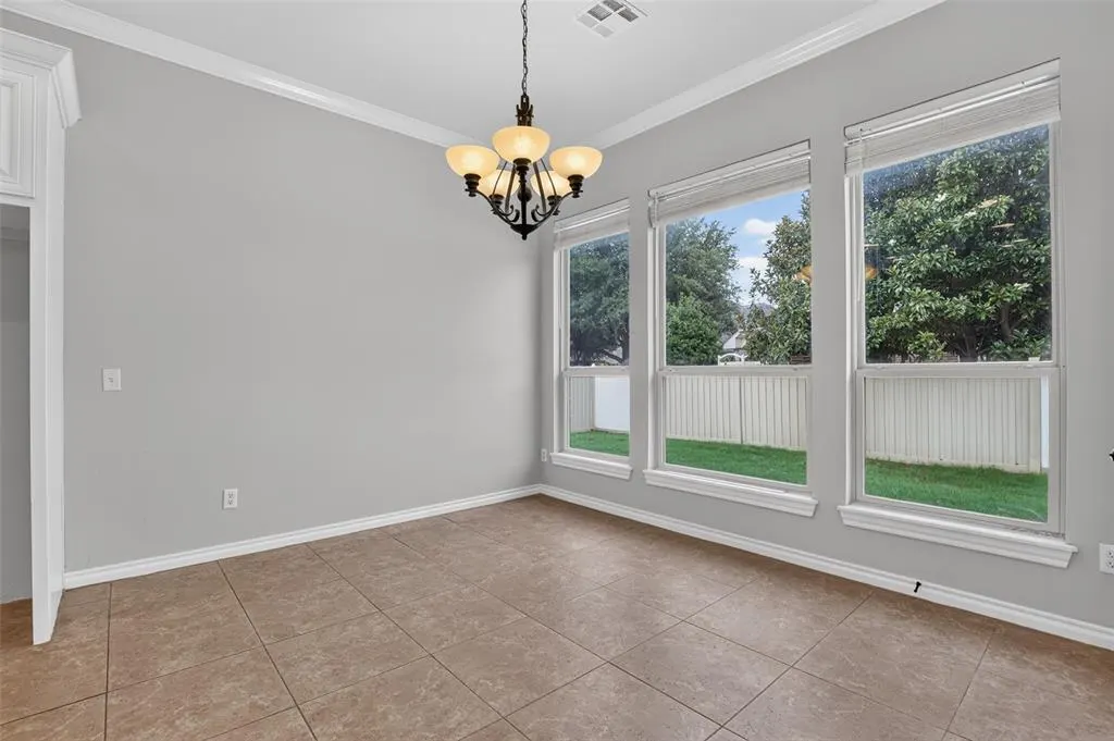 Photo 6 — 16700 Moorgate Lane, Edmond, OK 73012