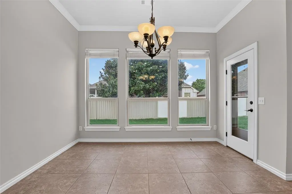 Photo 7 — 16700 Moorgate Lane, Edmond, OK 73012