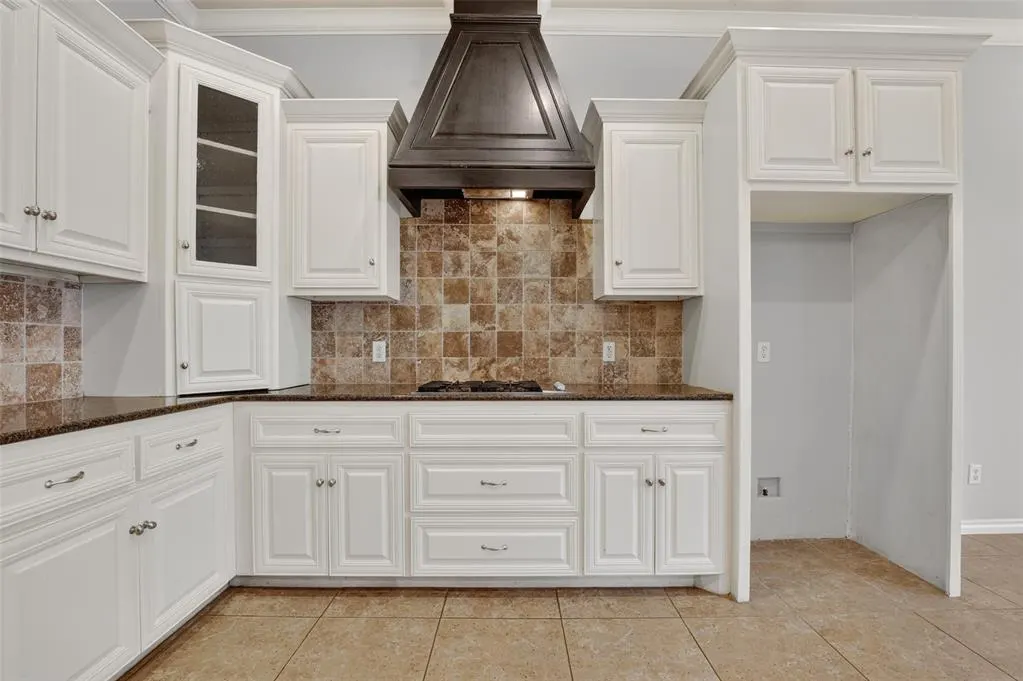 Photo 10 — 16700 Moorgate Lane, Edmond, OK 73012