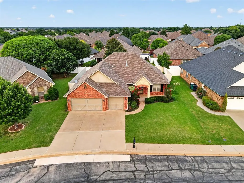 Photo 25 — 16700 Moorgate Lane, Edmond, OK 73012