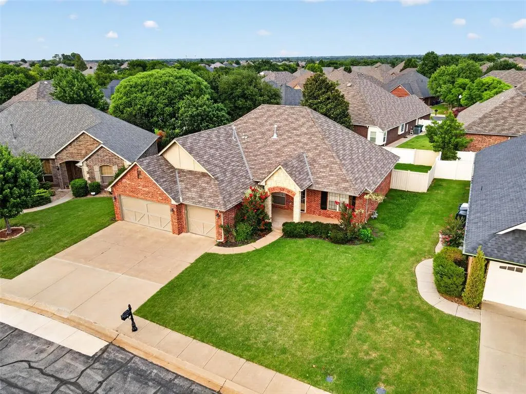 Photo 26 — 16700 Moorgate Lane, Edmond, OK 73012