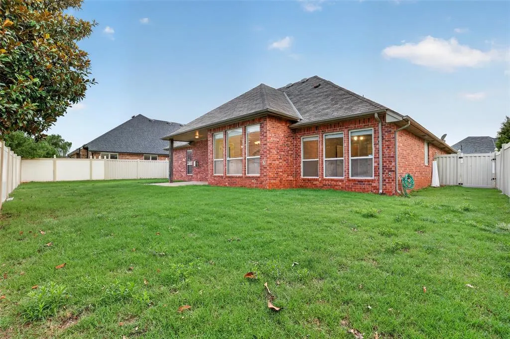 Photo 28 — 16700 Moorgate Lane, Edmond, OK 73012