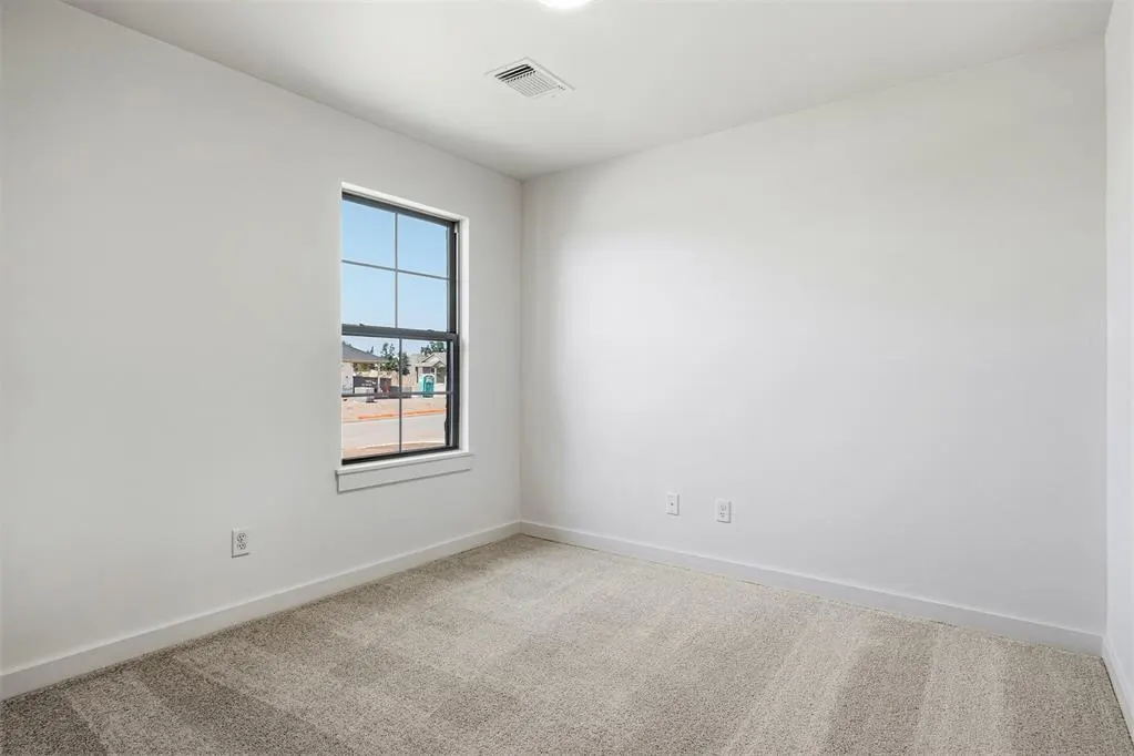 Photo 13 — 4724 Elkmont Lane, Edmond, OK 73003