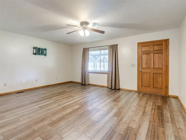 Photo 3 — 217 NW 5th Street, Lexington, OK 73051
