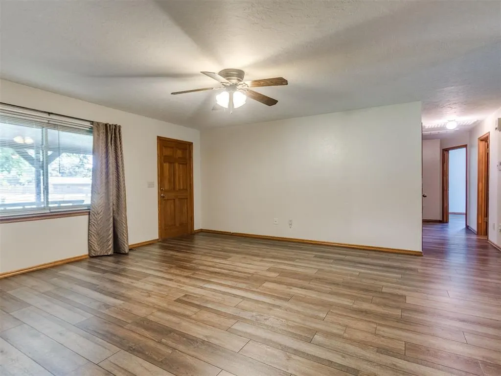 Photo 5 — 217 NW 5th Street, Lexington, OK 73051