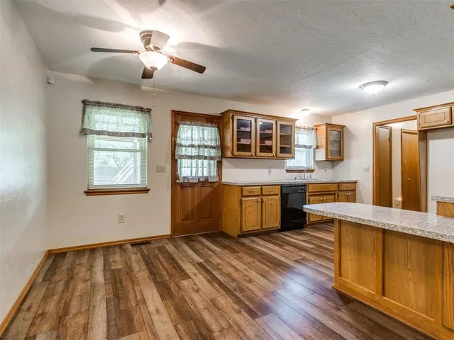 Photo 6 — 217 NW 5th Street, Lexington, OK 73051