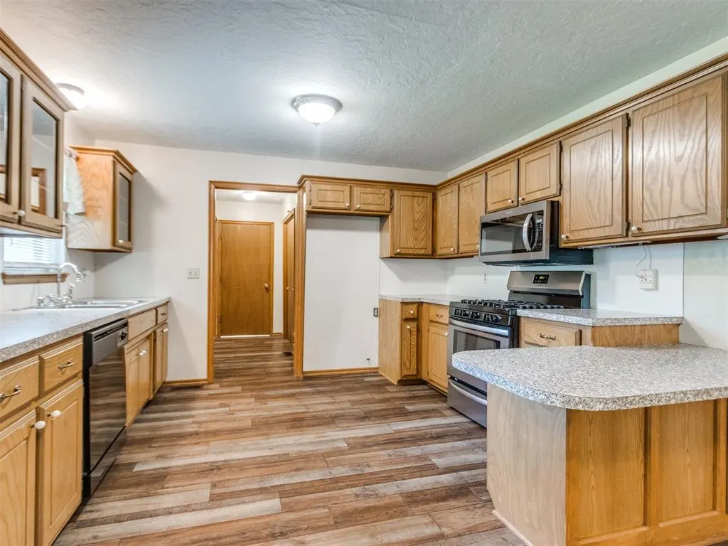 Photo 8 — 217 NW 5th Street, Lexington, OK 73051