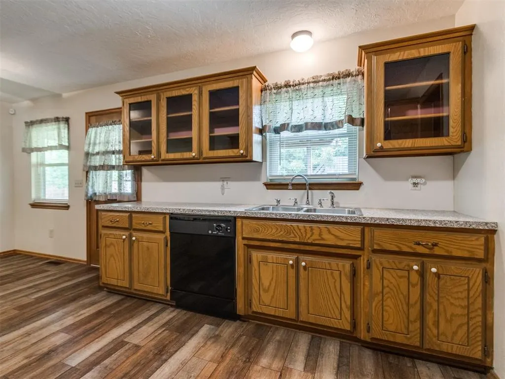 Photo 9 — 217 NW 5th Street, Lexington, OK 73051