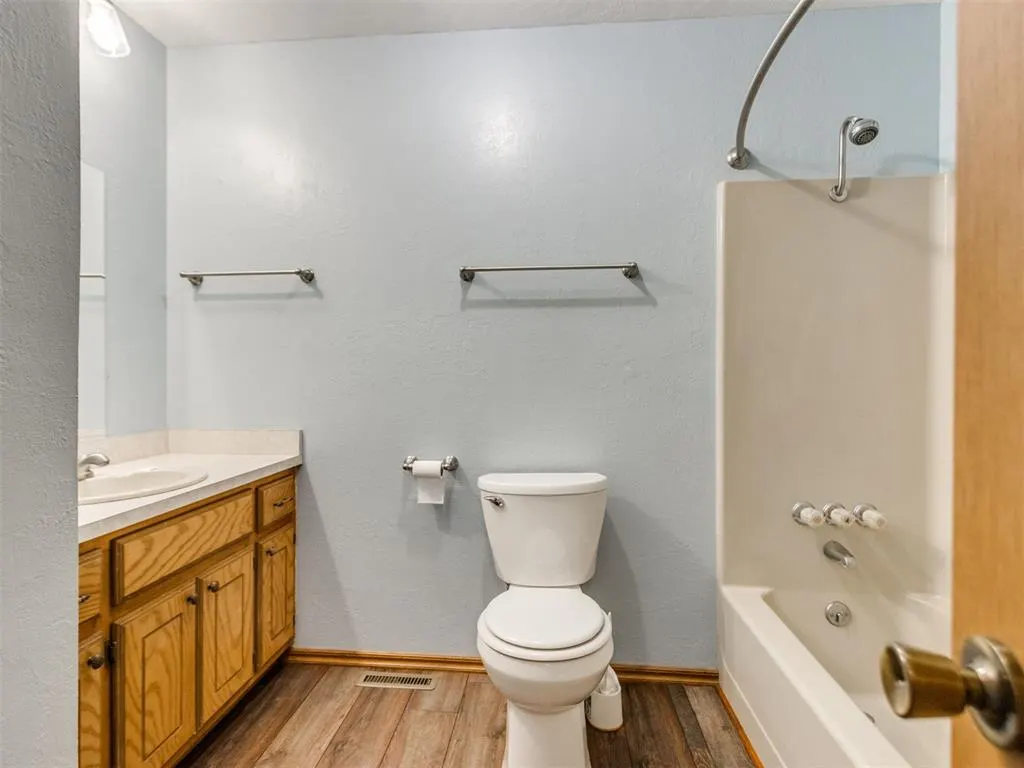 Photo 11 — 217 NW 5th Street, Lexington, OK 73051