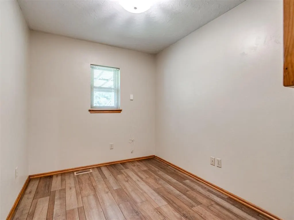 Photo 13 — 217 NW 5th Street, Lexington, OK 73051