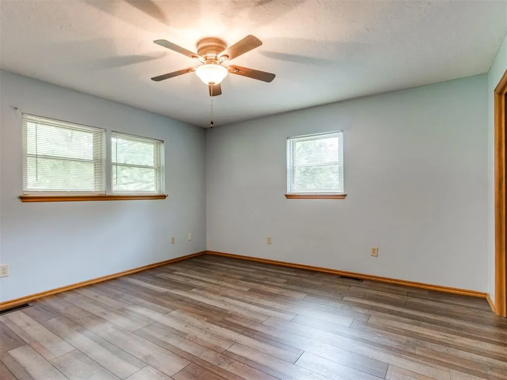 Photo 17 — 217 NW 5th Street, Lexington, OK 73051