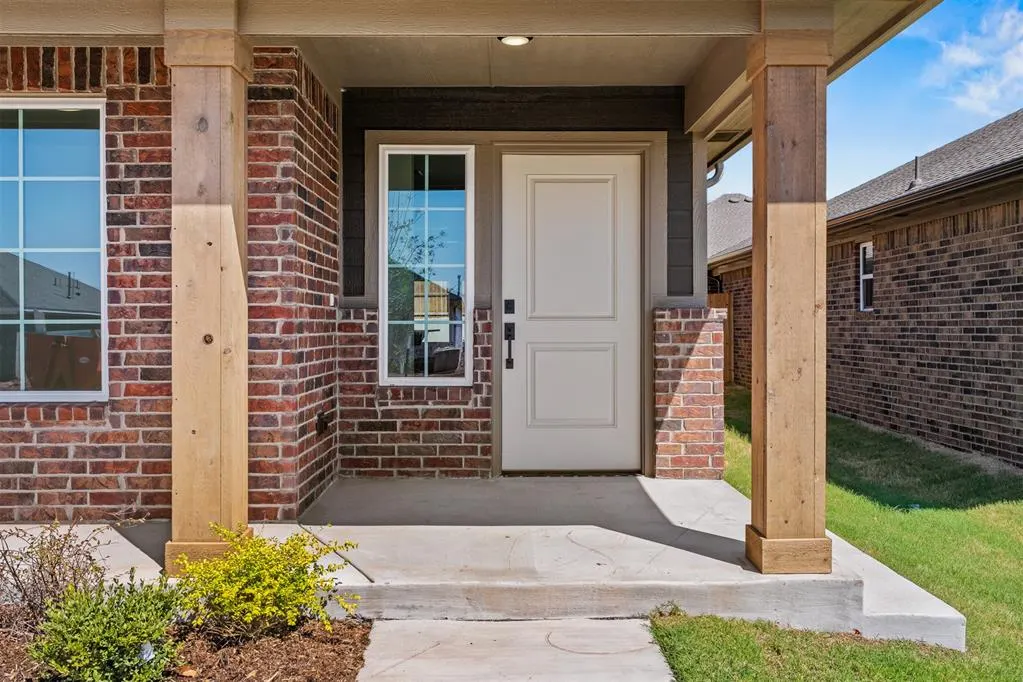 Photo 2 — 8717 Spruce Street, Edmond, OK 73003