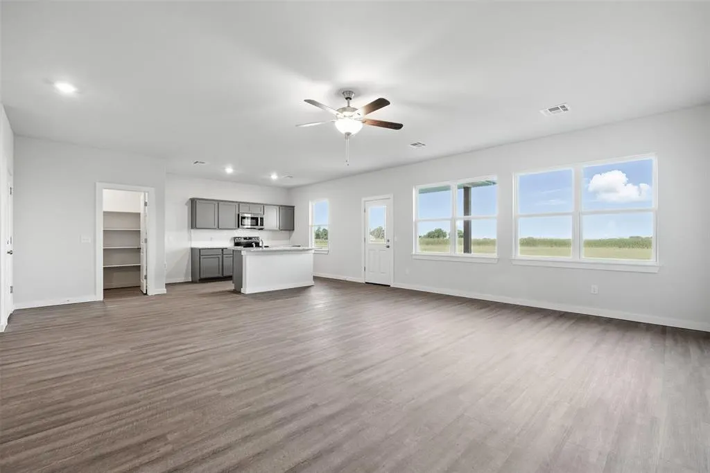 Photo 2 — 1010 Prairie Drive, Tuttle, OK 73089