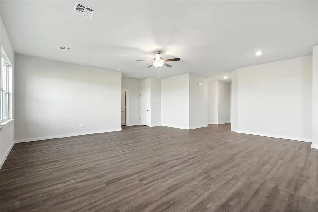 Photo 4 — 1010 Prairie Drive, Tuttle, OK 73089
