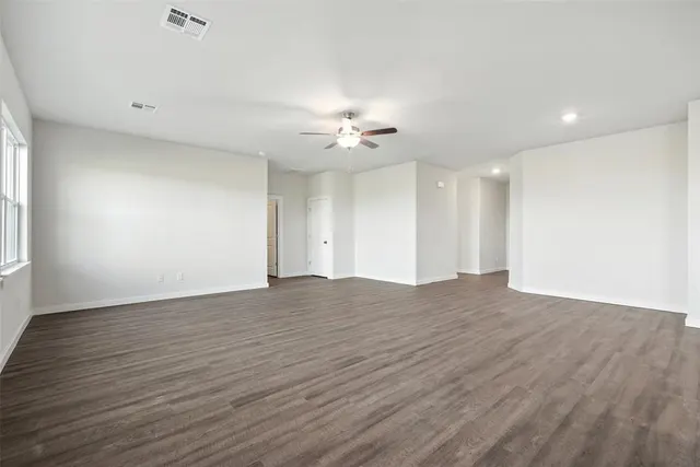 Photo 4 — 1010 Prairie Drive, Tuttle, OK 73089