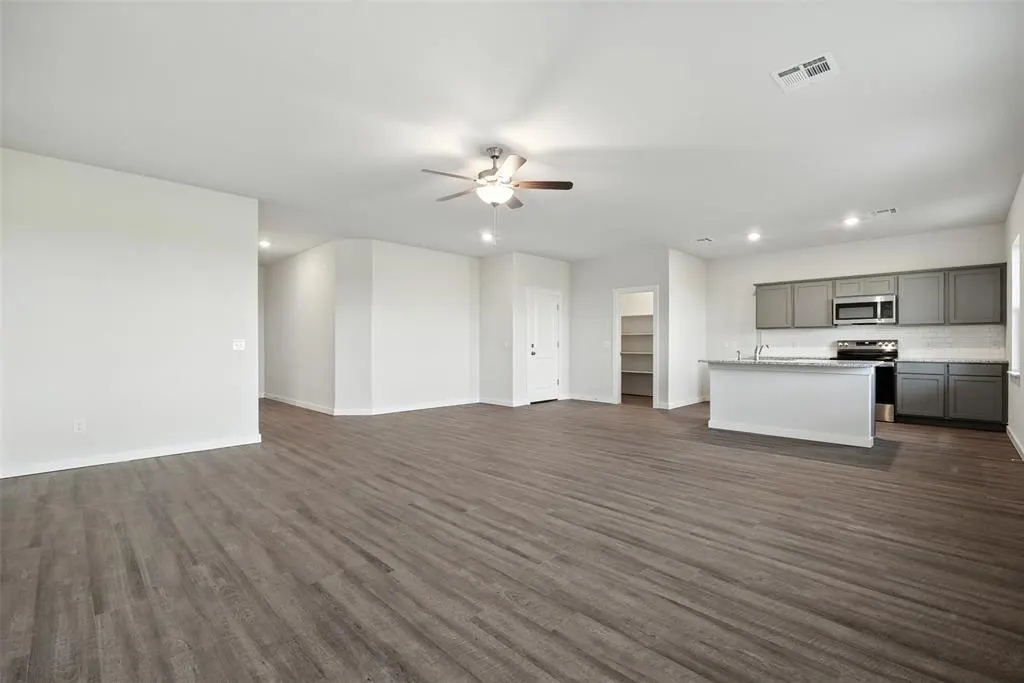 Photo 5 — 1010 Prairie Drive, Tuttle, OK 73089