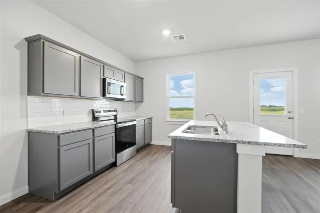Photo 7 — 1010 Prairie Drive, Tuttle, OK 73089