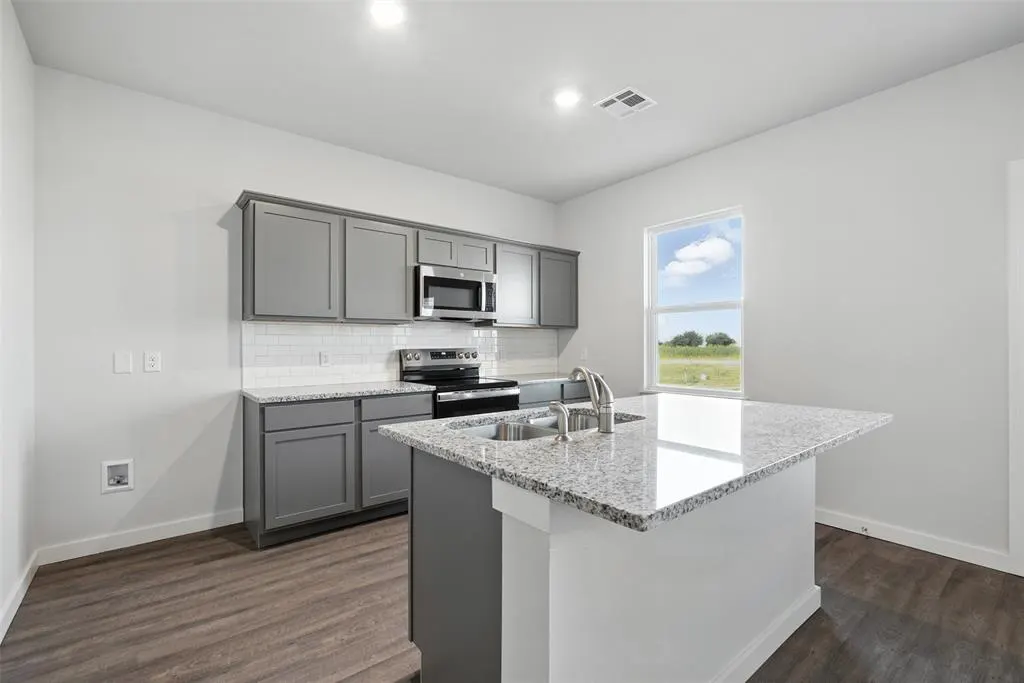 Photo 11 — 1010 Prairie Drive, Tuttle, OK 73089