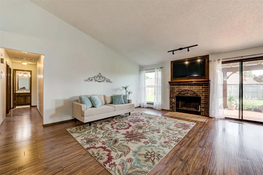 Photo 7 — 1341 Oswego Drive, Yukon, OK 73099