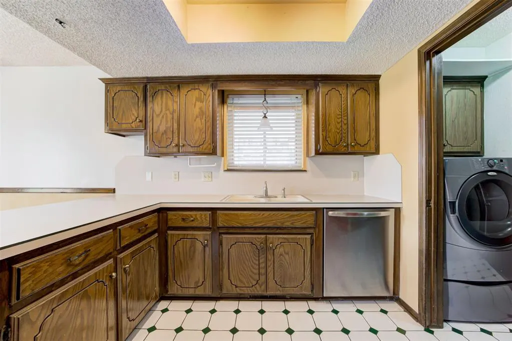 Photo 12 — 1341 Oswego Drive, Yukon, OK 73099
