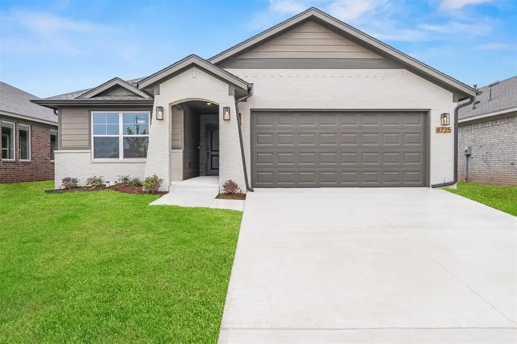 Front exterior — 8725 Spruce Street, Edmond, OK 73003